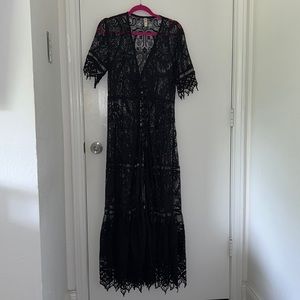 Maxi lace dress